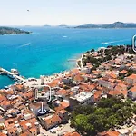 Refresh Boutique - Central Point 4*