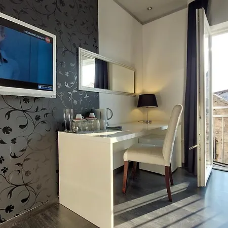 Refresh Boutique - Central Point 4*