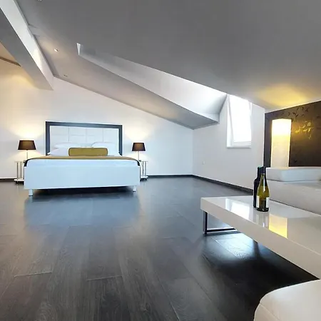 招待所 Refresh Boutique - Central Point