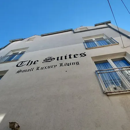 Refresh Boutique - Central Point Penzion 4*