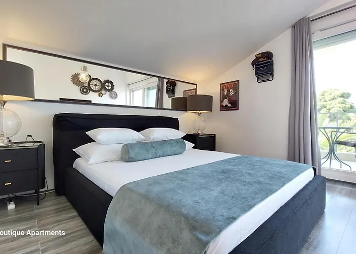 Refresh Boutique - Central Point