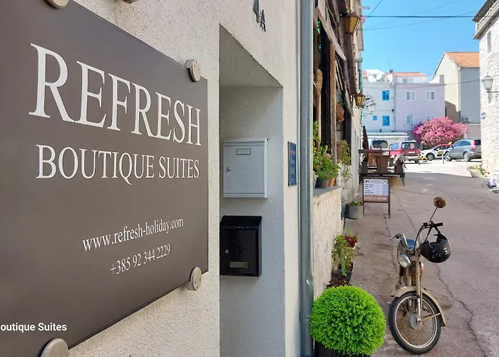 Refresh Boutique - Central Point