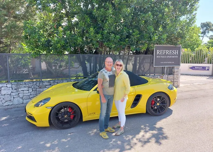 Refresh Boutique - Central Point