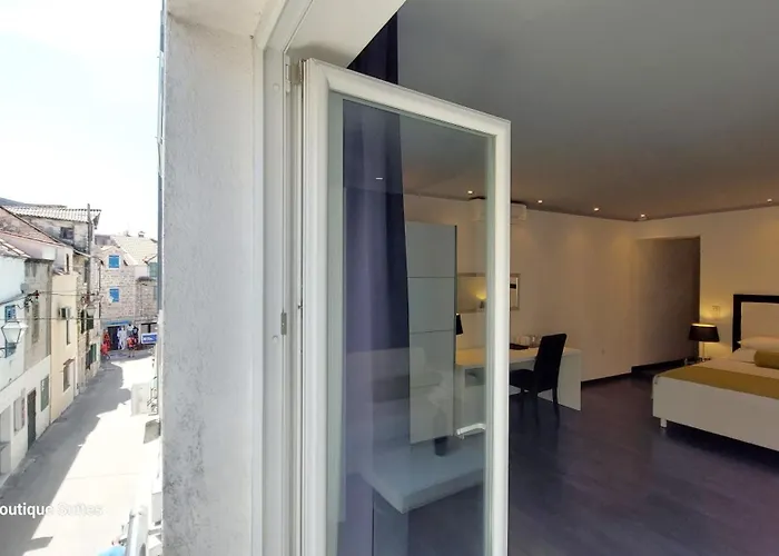 Gasthuis Refresh Boutique - Central Point 4*