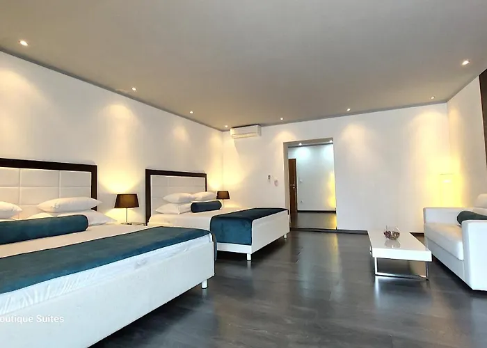 Refresh Boutique - Central Point