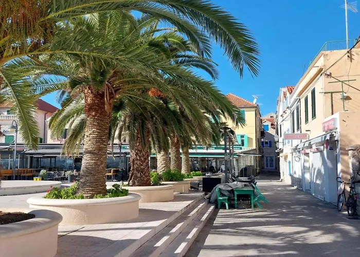 Refresh Boutique - Central Point